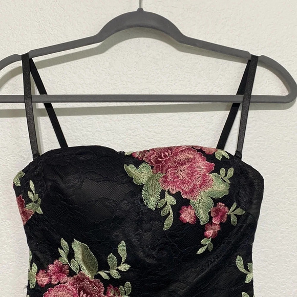 Bebe NEW Francis Fairy Embroidered Laceup Romper Romantic Goth Romper Size 0 - Picture 2 of 7